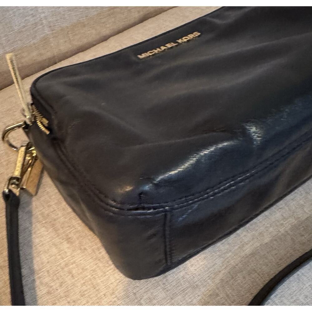 Michael Kors Crossbody Bag Purse Medium Alexis Black Patent Leather Gold Zippers - Picture 10 of 15